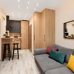 Apartment Cozy In Near Centre Of With Parking By Renters