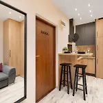 Apartment Cozy In Near Centre Of With Parking By Renters
