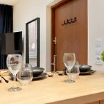 Lejlighed Cozy In Near Centre Of With Parking By Renters