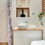 Lejlighed Cozy In Near Centre Of With Parking By Renters
