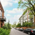 Cozy In Near Centre Of With Parking By Renters Lejlighed *