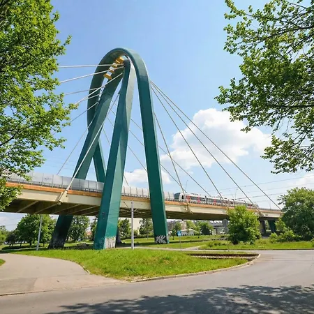 Cozy In Near Centre Of With Parking By Renters 아파트