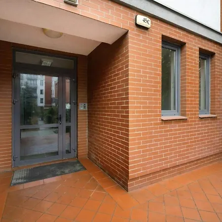 아파트 Cozy In Near Centre Of With Parking By Renters 비드고슈치