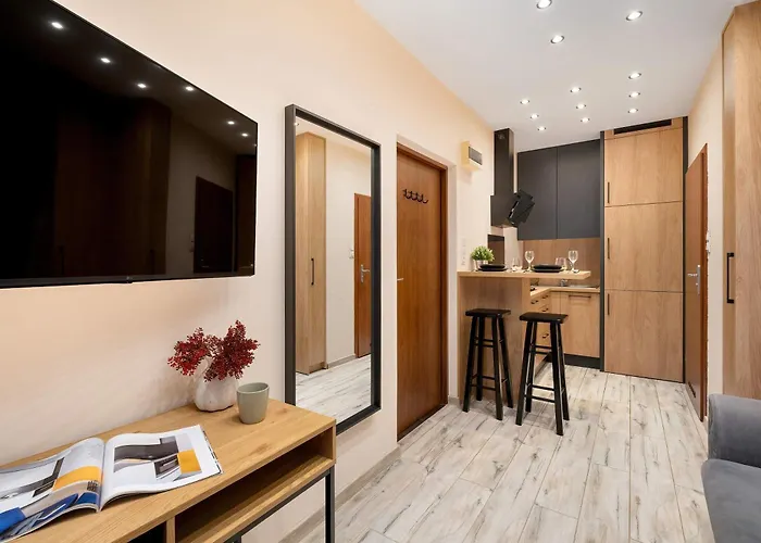 Cozy In Near Centre Of With Parking By Renters 아파트