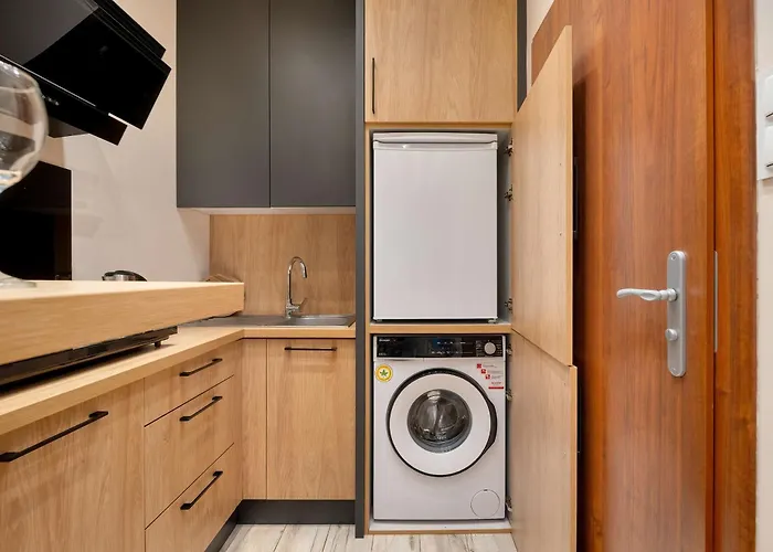 Cozy In Near Centre Of With Parking By Renters 아파트